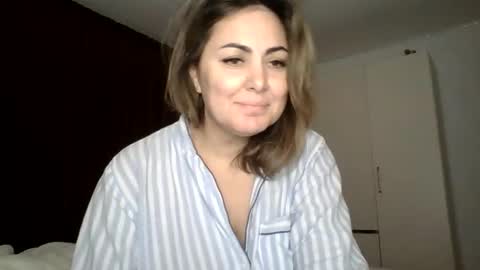 Snapshot of em_roqueen chatting on 29, 9, 2025 Em online show from 29, 9, 2025