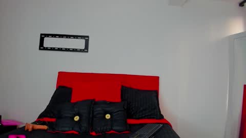 ema garcia  online show from 2, 11, 2025