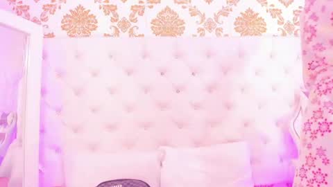 Snapshot of ema_lambert chatting on 23, 4, 2026 Ema Lambert online show from 23, 4, 2026