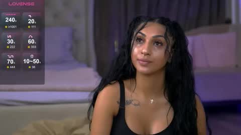 Snapshot of emahallee chatting on 23, 9, 2025 Ema online show from 23, 9, 2025