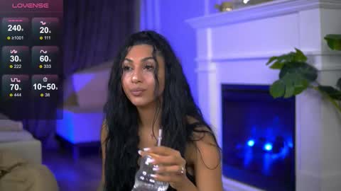 Snapshot of emahallee chatting on 24, 9, 2025 Ema online show from 24, 9, 2025