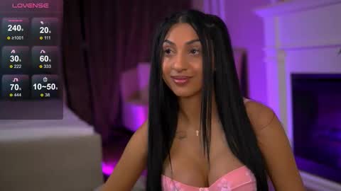 Snapshot of emahallee chatting on 3, 10, 2025 Ema online show from 3, 10, 2025