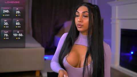 Snapshot of emahallee chatting on 17, 10, 2025 Ema online show from 17, 10, 2025