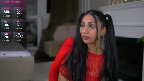 Snapshot of emahallee chatting on 30, 10, 2025 Ema online show from 30, 10, 2025