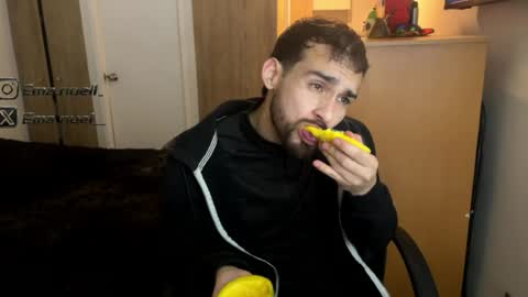 Snapshot of emanuell___ chatting on 15, 6, 2026 emanuell___ online show from 15, 6, 2026