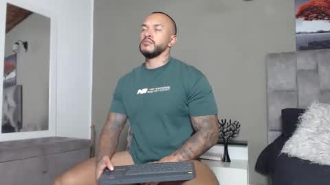 Snapshot of emanuelspencer chatting on 28, 4, 2026 emanuelspencer online show from 28, 4, 2026