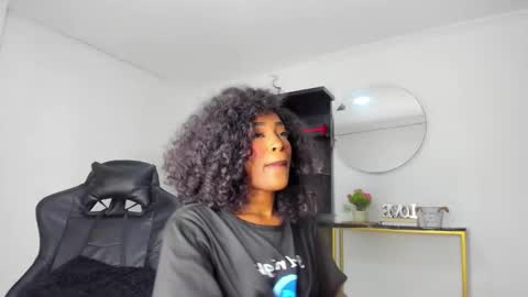 Snapshot of emattaylor chatting on 21, 11, 2025 . online show from 21, 11, 2025