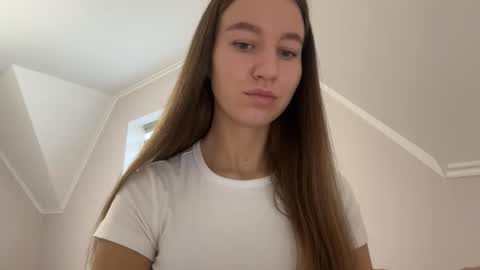 Snapshot of emberfamn chatting on 9, 11, 2025 Alina online show from 9, 11, 2025