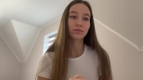 Snapshot of emberfamn chatting on 12, 11, 2025 Alina online show from 12, 11, 2025