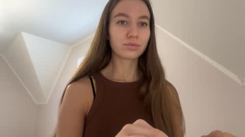 Snapshot of emberfamn chatting on 18, 11, 2025 Alina online show from 18, 11, 2025