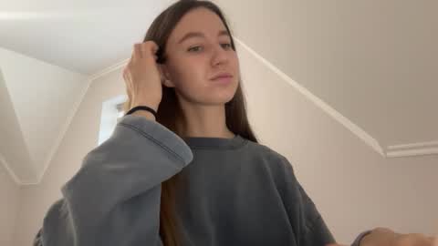 Snapshot of emberfamn chatting on 27, 11, 2025 Alina online show from 27, 11, 2025