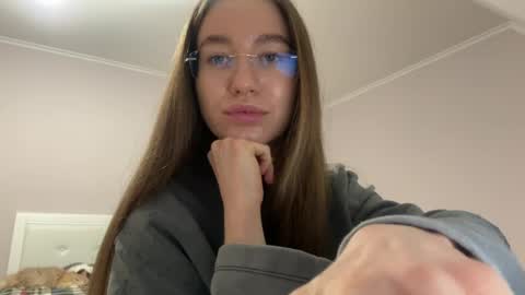 Snapshot of emberfamn chatting on 18, 4, 2026 Alina online show from 18, 4, 2026