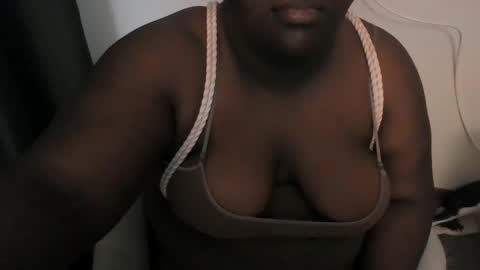 Snapshot of emberjoywoods chatting on 28, 2, 2025 Empress Ember online show from 28, 2, 2025