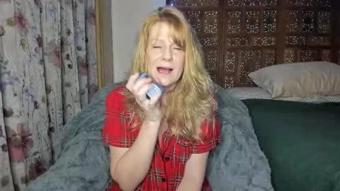 Ember Pheonixxx online show from 7, 11, 2025