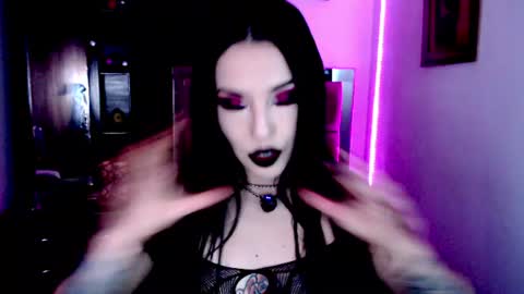 Emerald Black online show from 28, 7, 2026