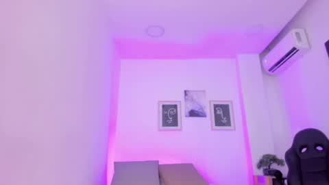 Snapshot of emelie_89 chatting on 31, 12, 2024 emelie_89 online show from 31, 12, 2024