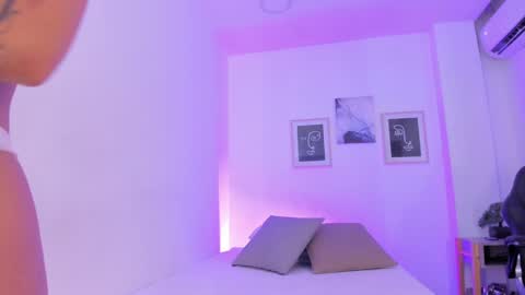 Snapshot of emelie_89 chatting on 8, 2, 2025 emelie_89 online show from 8, 2, 2025