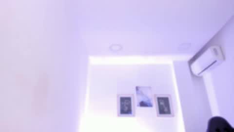 Snapshot of emelie_89 chatting on 18, 9, 2025 emelie_89 online show from 18, 9, 2025