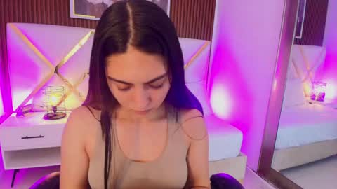 Snapshot of emelie_ch_ chatting on 4, 6, 2026 Emily online show from 4, 6, 2026