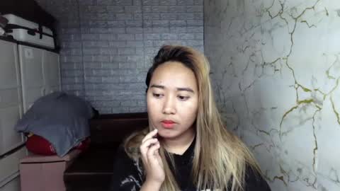 Snapshot of emely_slutxxx chatting on 2, 7, 2026 Emely online show from 2, 7, 2026