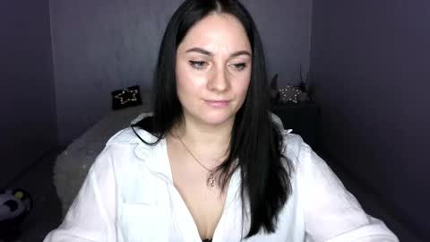 Snapshot of emelyblum chatting on 7, 3, 2025 Emely online show from 7, 3, 2025