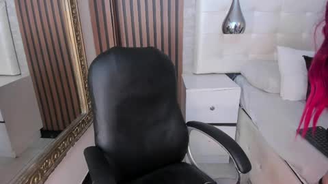 Snapshot of emelymuller chatting on 27, 4, 2026 Emely online show from 27, 4, 2026