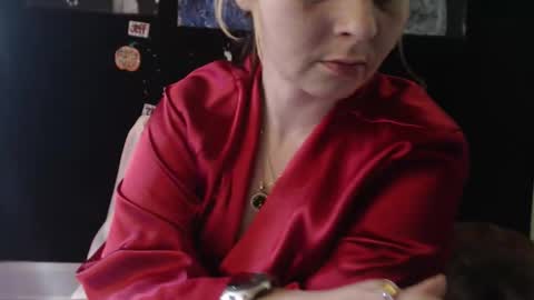 Snapshot of emeraldstrawberri chatting on 18, 11, 2025 emeraldstrawberri online show from 18, 11, 2025