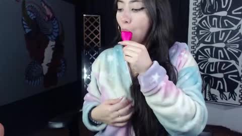 Antonella  online show from 5, 3, 2025