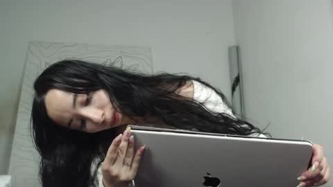 Antonella  online show from 2, 5, 2026