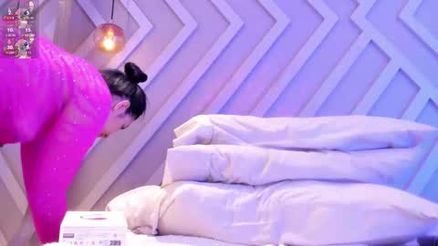 Snapshot of emiily_monroe chatting on 23, 9, 2025 Emily online show from 23, 9, 2025