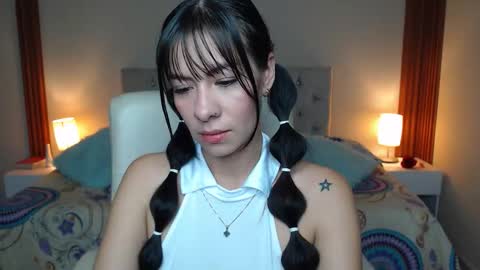 emiily_skinny online show from 22, 3, 2026