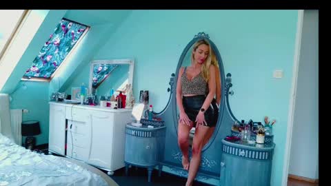 Emila online show from 7, 2, 2025