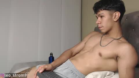 emile_239 online show from 25, 1, 2025