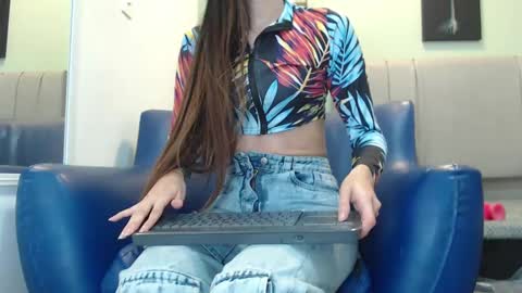 Snapshot of emilee_star chatting on 20, 2, 2025 Emilee online show from 20, 2, 2025