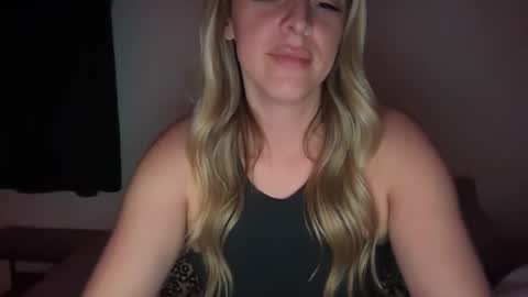 emilelovesyou online show from 13, 4, 2026