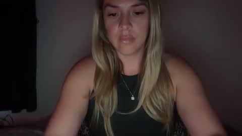 Snapshot of emilelovesyou chatting on 23, 5, 2026 emilelovesyou online show from 23, 5, 2026