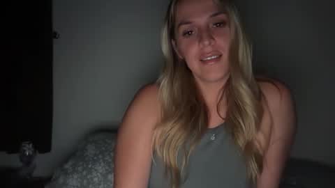Snapshot of emilelovesyou chatting on 28, 5, 2026 emilelovesyou online show from 28, 5, 2026