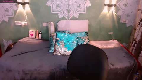 Emili roux online show from 4, 2, 2025