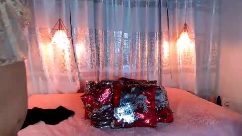 Emili roux online show from 28, 2, 2025