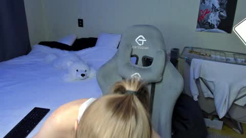 Snapshot of emili_sweet__ chatting on 21, 12, 2024 emili_sweet__ online show from 21, 12, 2024