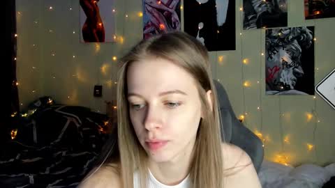 Snapshot of emili_sweet__ chatting on 12, 2, 2025 emili_sweet__ online show from 12, 2, 2025
