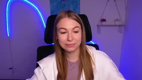 Emilia online show from 4, 11, 2025