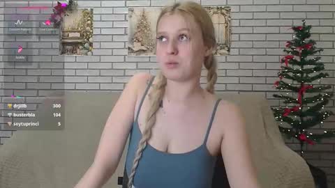Snapshot of emiliaduchess chatting on 14, 1, 2025 Amili online show from 14, 1, 2025