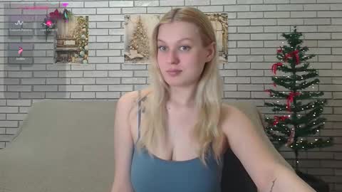 Snapshot of emiliaduchess chatting on 25, 1, 2025 Amili online show from 25, 1, 2025