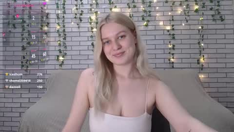 Snapshot of emiliaduchess chatting on 20, 2, 2025 Amili online show from 20, 2, 2025