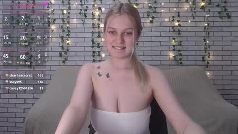 Snapshot of emiliaduchess chatting on 26, 2, 2025 Amili online show from 26, 2, 2025