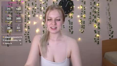 Snapshot of emiliaduchess chatting on 8, 3, 2025 Amili online show from 8, 3, 2025
