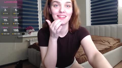Snapshot of emiliarhodes chatting on 26, 10, 2025 Emi online show from 26, 10, 2025