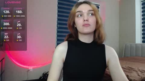 Snapshot of emiliarhodes chatting on 7, 11, 2025 Emi online show from 7, 11, 2025