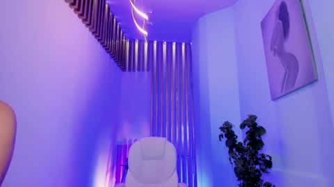 Snapshot of emiliarose_ chatting on 3, 3, 2025 EmiliaRose online show from 3, 3, 2025